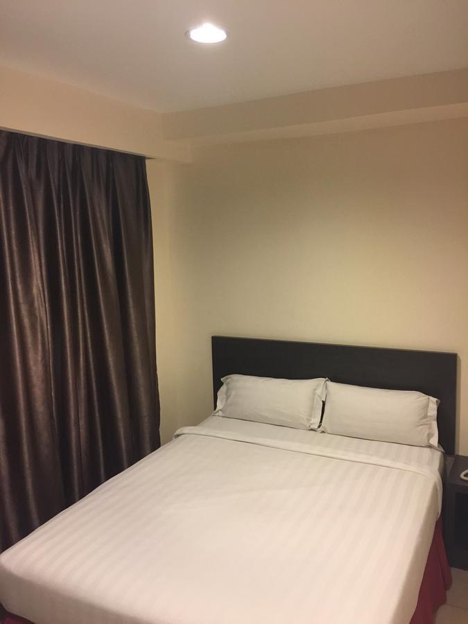 Premierz Hotel ラブアン エクステリア 写真