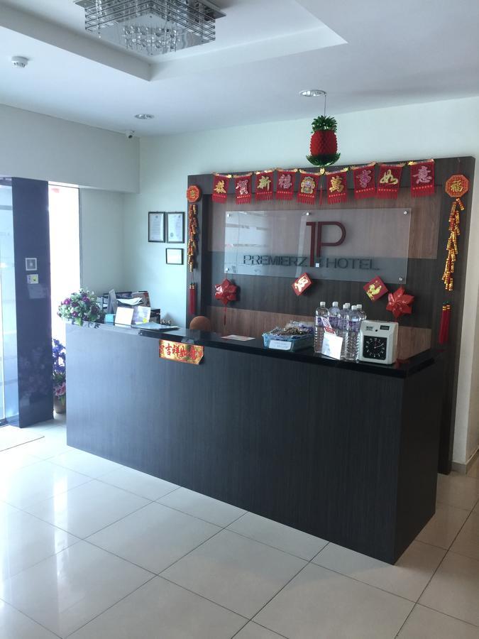 Premierz Hotel ラブアン エクステリア 写真