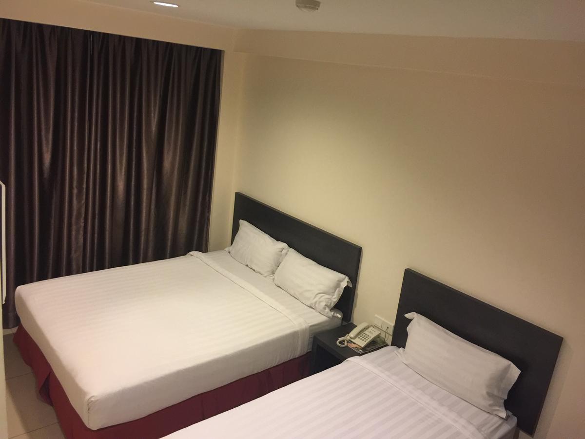 Premierz Hotel ラブアン エクステリア 写真