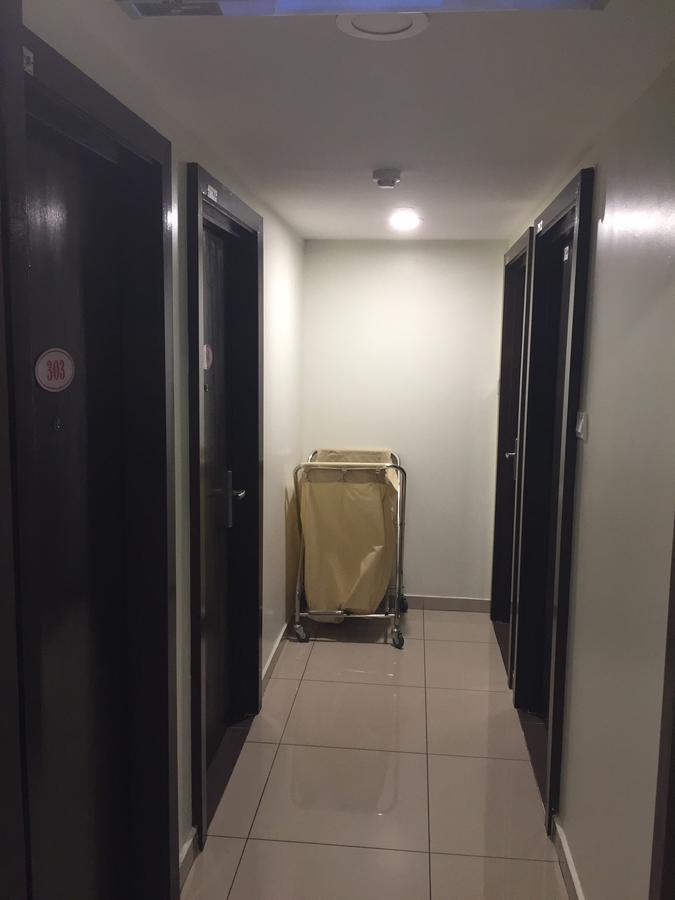 Premierz Hotel ラブアン エクステリア 写真
