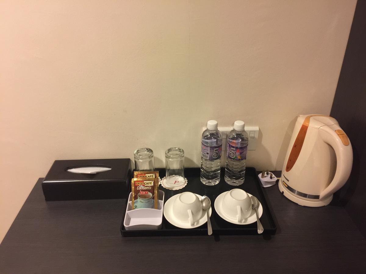 Premierz Hotel ラブアン エクステリア 写真
