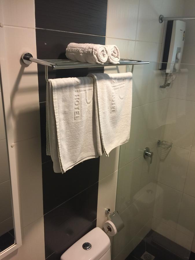 Premierz Hotel ラブアン エクステリア 写真