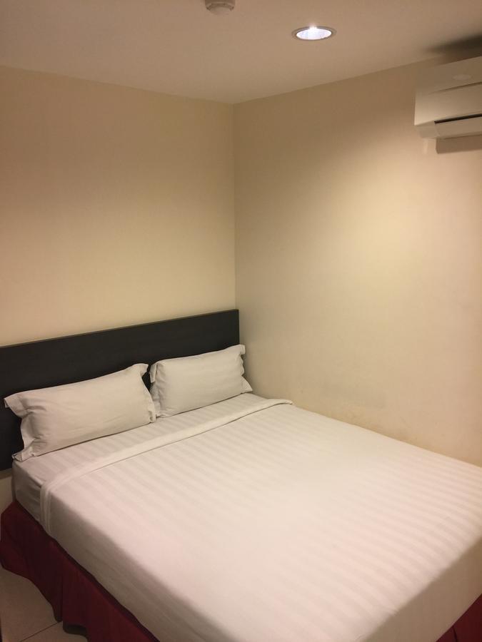 Premierz Hotel ラブアン エクステリア 写真